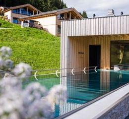 Rooftop Pool im Wellnesshotel Torghele's Wald Fluh im Allgäu